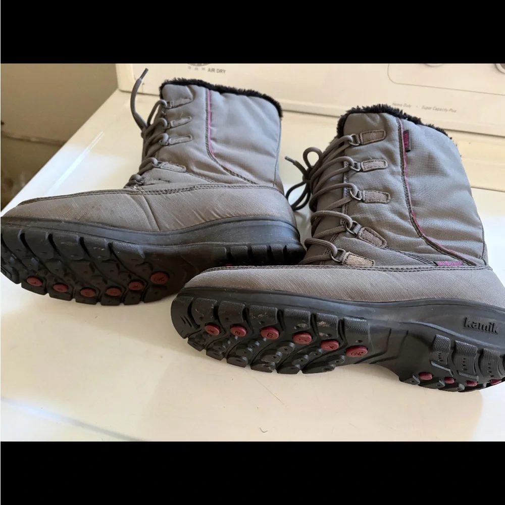 Kamik Women's Taupe Winter Boots with Pink Logo size 8